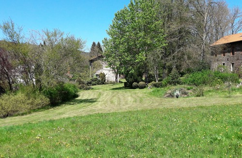 Saint-Pierre-le-Chastel House | Gite des Roziers Warm family home in the countryside near Vulcania