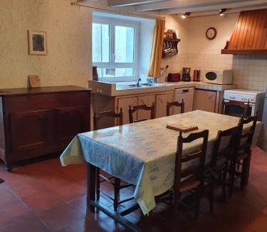 Montredon-Labessonnie House | Gite de Granquié Le Four à Pain