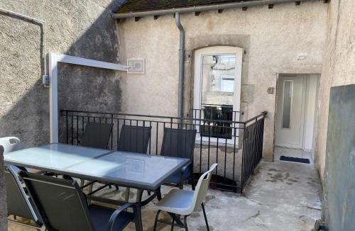 Orgelet House | Gite de groupe lacs et forêt du jura - Orgelet