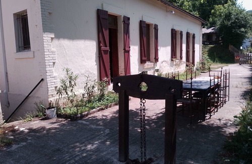 Cransac House | GITE DE GROUPES 210m2, sleeps 15, pets welcome!