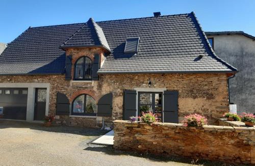 Saint-Santin House | gite de La Carrière