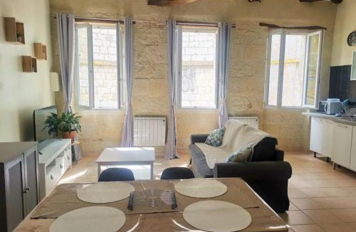 Lectoure Apartment | Gite de la Cathédrale 2
