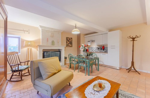 Deneze-sous-Doue Apartment | Gite de la ferme du château 1 - Appt climatisé