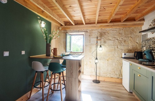 Deneze-sous-Doue Apartment | Gite de la Ferme du Château 2 - Studio Climatisé