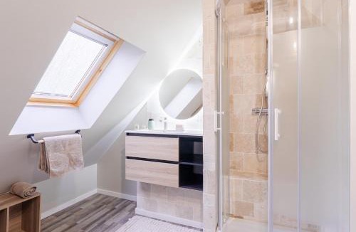 Deneze-sous-Doue Apartment | Gite de la ferme du château 1 - Appt climatisé