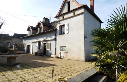 Savignac House | Gite De La Guillone