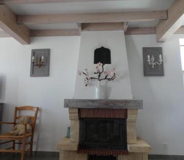 Charroux House | Gite de la haute roche