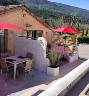 Barret-sur-Meouge Apartment | Gite de la Méouge, Domaine de la Méouge, piscine et accès direct rivière
