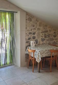 Barret-sur-Meouge Apartment | Gite de la Méouge, Domaine de la Méouge, piscine et accès direct rivière