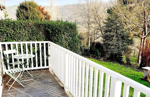 Clecy House | Gite de la petite suisse "VIOLETTE"