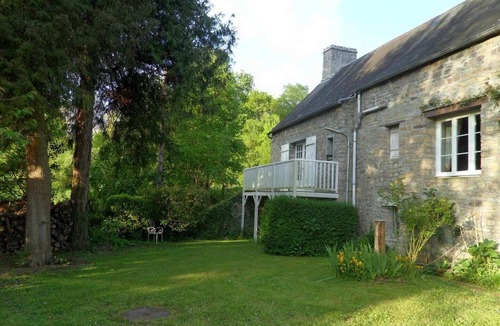 Clecy House | Gite de la petite suisse "VIOLETTE"