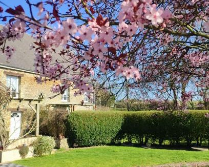 Cahagnolles House | GITE DE LA PIERROSE 100 m2 avec jardin privé Proche de Bayeux et des plages du Débarquement