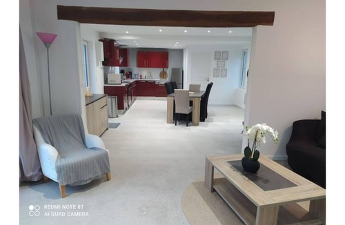 Neaufles-Auvergny Villa | Gite de la vallée, with indoor swimming pool