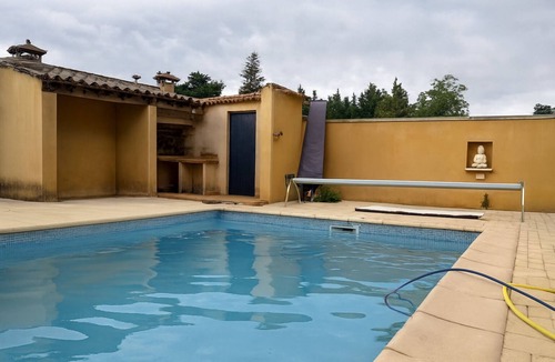 Camaret-sur-Aigues House | Gite de Mina, we welcome you and your pet.