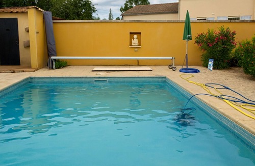 Camaret-sur-Aigues House | Gite de Mina, we welcome you and your pet.
