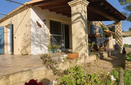 Camaret-sur-Aigues House | Gite de Mina, we welcome you and your pet.