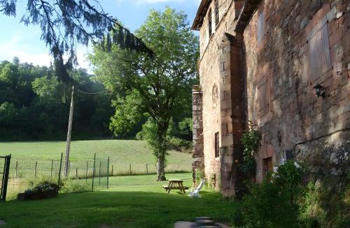 Villecomtal House | Gite De Ségonzac