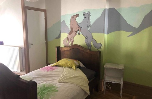 Le Donjon House | gite de village 6 pers