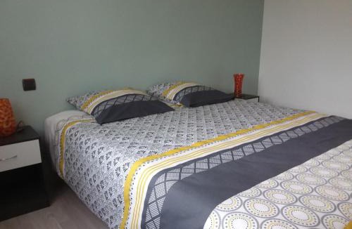 Saint-Julien-de-Civry House | Gite des artistes