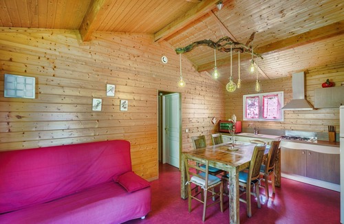 Saint-Prix House | Gite des fleurs - Compagnon Rouge