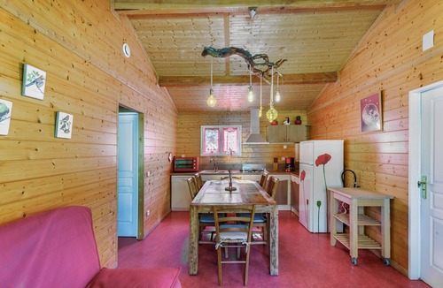 Saint-Prix House | Gite des fleurs - Compagnon Rouge