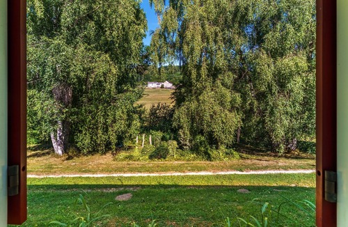 Saint-Prix House | Gite des fleurs - Compagnon Rouge