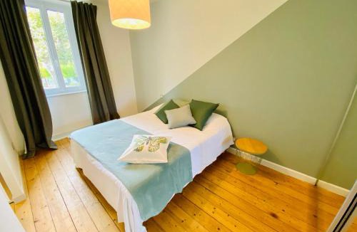 Belveze-du-Razes House | Gite des Platanes