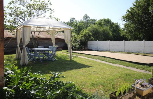 Saint-Jouin-de-Milly House | Gite des Roses - 30mins Puy du Fou