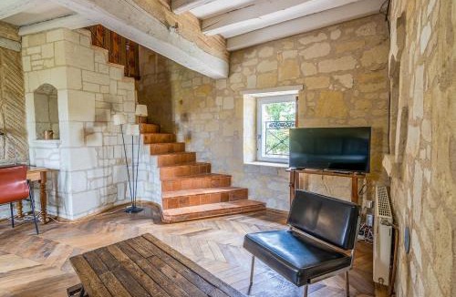 Deneze-sous-Doue House | Gite Divin 8 personnes