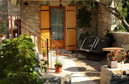 Saint-Remeze House | Gite Domaine De La Bruge