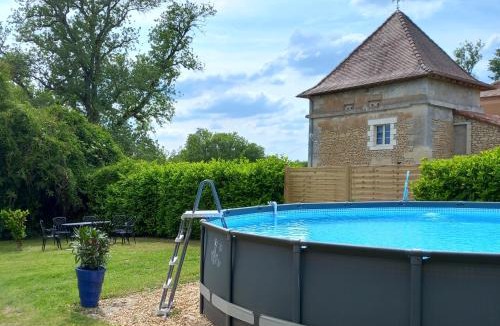 Saint-Privat-des-Pres House | Gite du Chateau De La Renaudie