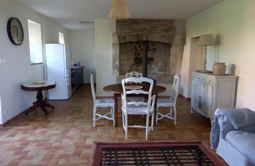 Saint-Privat-des-Pres House | Gite du Chateau De La Renaudie