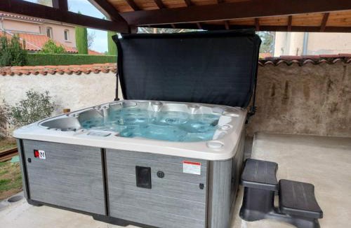 Montrond-les-Bains House | Gite du chateau