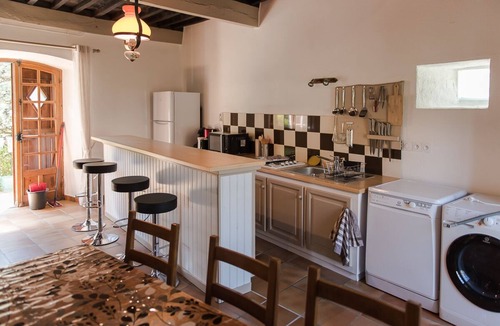 Saint-Priest House | Gite du clos long, in a secluded hamlet