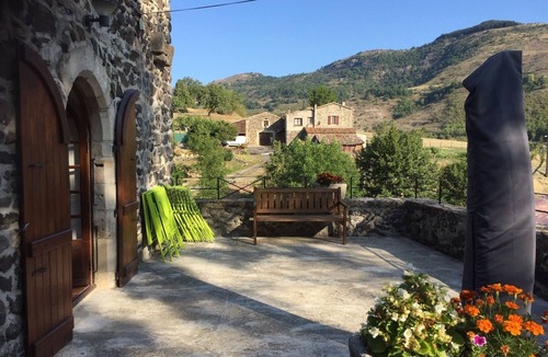 Saint-Priest House | Gite du clos long, in a secluded hamlet