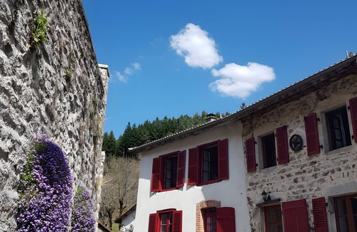 Saint-Vert House | Gîte du Doulon – Perfect for Couples with a Baby or Young Child