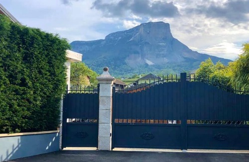 Apremont House | Gite du Granier