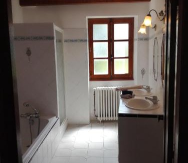 Veuil House | gite du haut du bourg