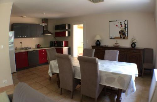 Saint-Genies-de-Comolas House | Gite Du Lavoir