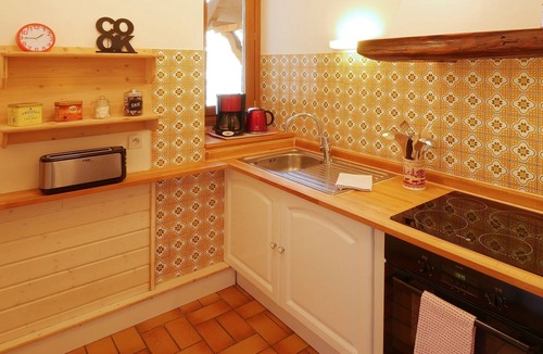 Marnoz Apartment | Gite du Mont Begon - Piscine partagée