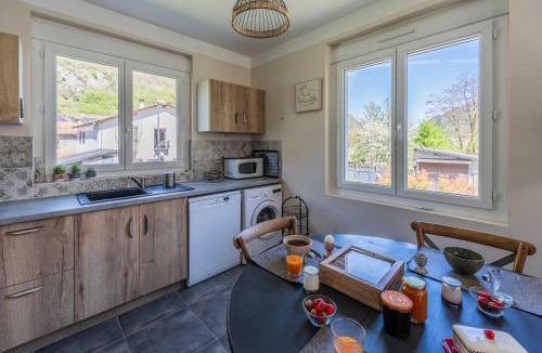 Auzat House | Gite Du Montcalm