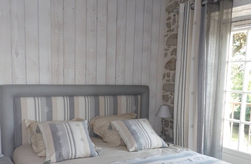 Alzonne House | Gîte du Pigeonnier with private heated swimming pool and air conditioning