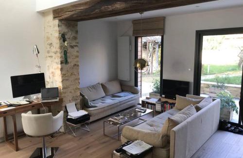 Durtal House | Gite du Plat d'Etain , confortable maison indépendante , Pays de la Loire