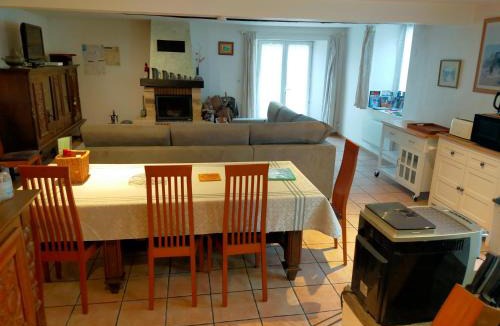 Vaux-sur-Vienne House | Gite du Prieure