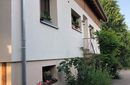 Bischwiller Apartment | Gite du ried, quiet accommodation surrounded by greenery.