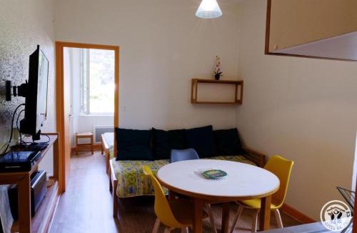 Laval-sur-Luzege House | Gite ecole 4