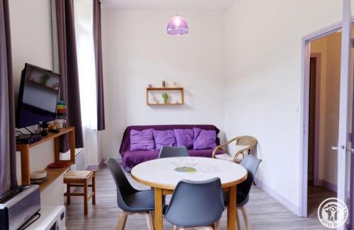 Laval-sur-Luzege House | Gite ecole