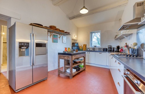 Rouet House | Gîte "En Famille" with Mountain View, Shared Pool and Wi-Fi