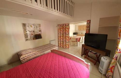 Vitry-le-Francois Cottage | Gîte-Ensuite with Bath-Tulipe RDC