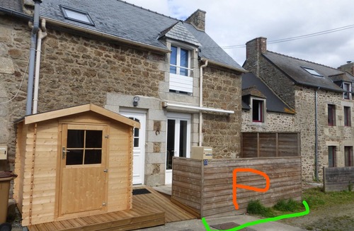 Pleurtuit Cottage | Gîte-ES Omnes-Ensuite with Shower